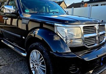 Dodge Nitro 199.000 km 5.990 &euro; Duisburg 47137