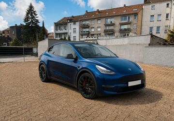 Tesla Model Y 41.500 km 43.700 &euro; Duisburg 47137