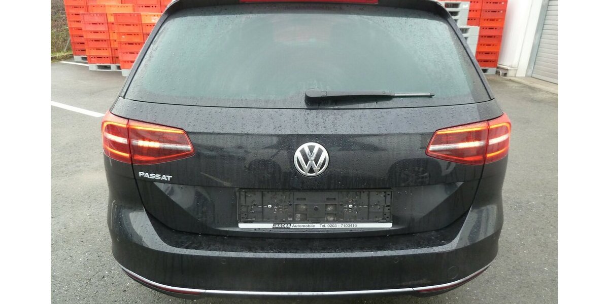 VW Passat 2.0 TDI Highline DSG STH Navi kl. Mängel 110.000 km 15.900 &euro; Ratingen 40885