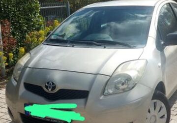 Toyota Yaris 213.300 km 2.650 &euro; Kamp-Lintfort 47475