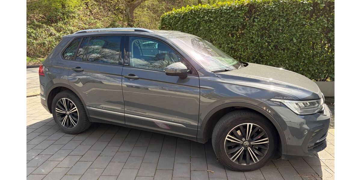 VW Tiguan 95.000 km 20.999 &euro; Duisburg 47057