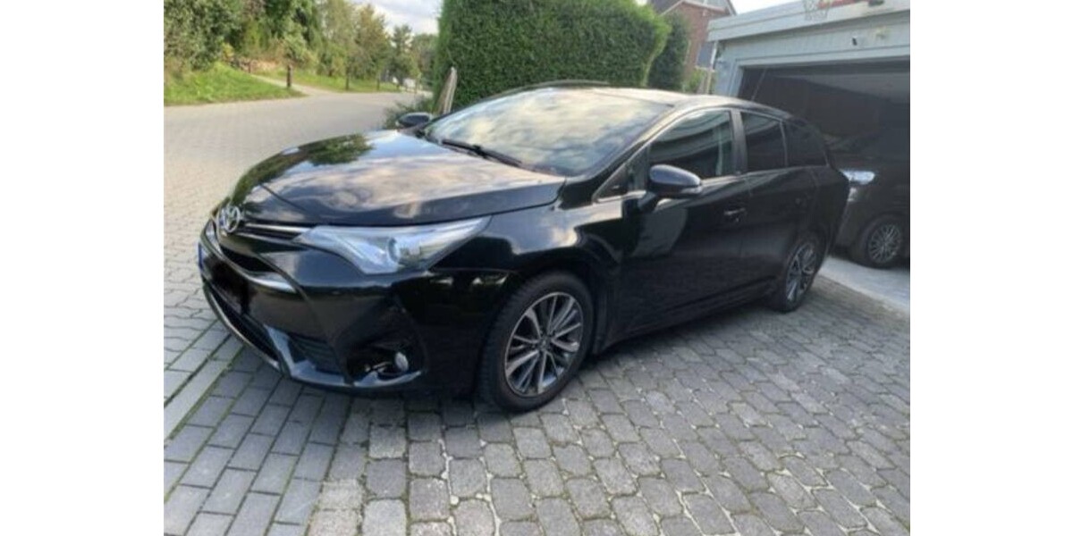 Toyota Avensis 195.000 km 7.900 &euro; Essen 45121