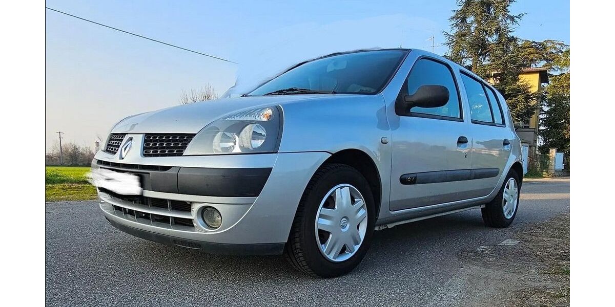 Renault Clio 67.000 km 2.499 &euro; Essen 45309