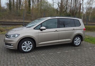 VW Touran 161.600 km 16.600 &euro; Geldern 47608