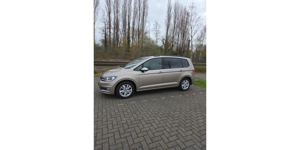 VW Touran 161.600 km 16.600 &euro; Geldern 47608