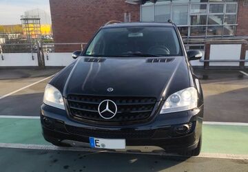 Mercedes-Benz ML 500 196.000 km 11.400 &euro; Essen 45355