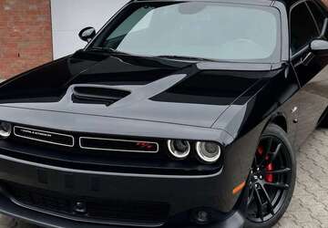 Dodge Challenger 4.036 km 41.990 &euro; Düsseldorf 40599