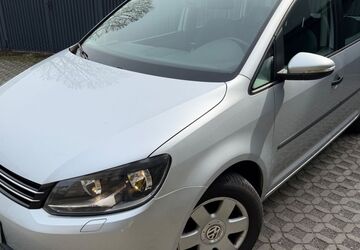 VW Touran 157.000 km 7.399 &euro; Düsseldorf 40231