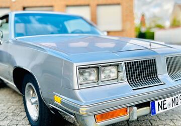 Oldsmobile Cutlass 71.110 km 9.800 &euro; Essen 45127