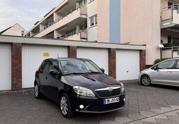 Skoda Fabia 147.425 km 6.989 &euro; Düsseldorf 40231